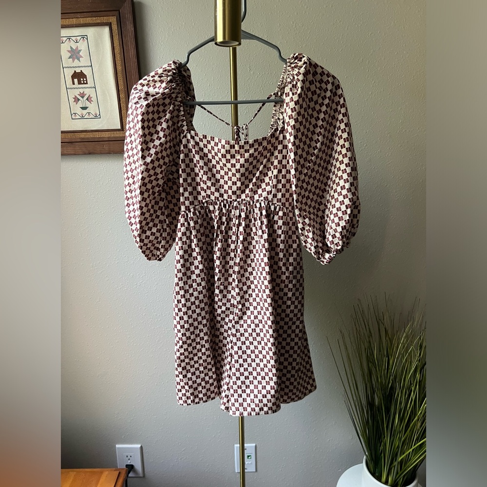 Abercrombie romper with puffy sleeves and a tie back